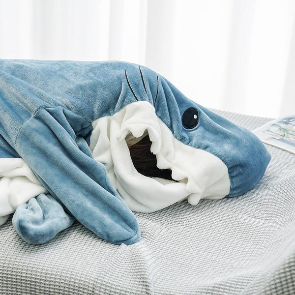 IcyShark™ Blanket: Arctic Comfort & Style for Cozy Moments