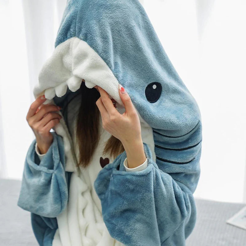 IcyShark™ Blanket: Arctic Comfort & Style for Cozy Moments